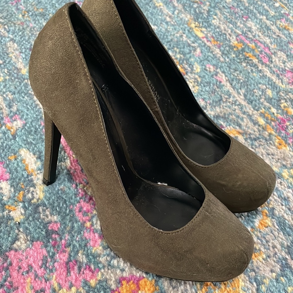 Kardashian Kollection stilettos heels pumps